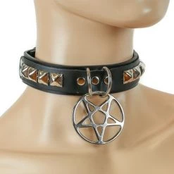 Funk Plus PYRAMID STUD PENTA COLLAR