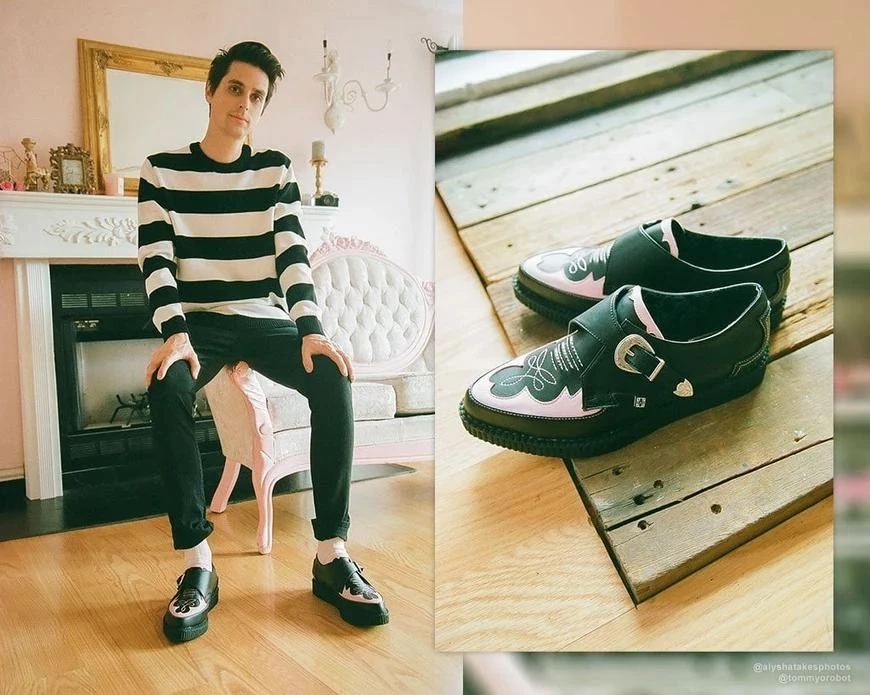 TUK-A9565 Black & Pink Western Pointed Buckle Creeper Women 8 TUK-A9565 Black & Pink Western Pointed Buckle Creeper Women