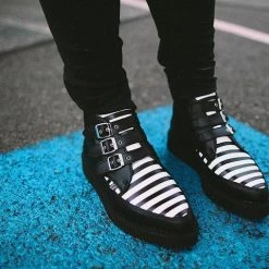 TUK A9659 Black & White Stripe 3-Buckle Pointed Boot