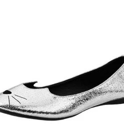 Women TUK-A9205L Crackle Sophistakitty Flat