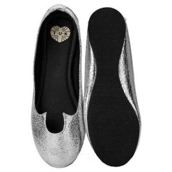 Women TUK-A9205L Crackle Sophistakitty Flat